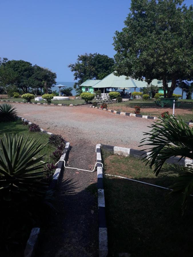Abuesi Beach Resort Sekondi-Takoradi Bagian luar foto