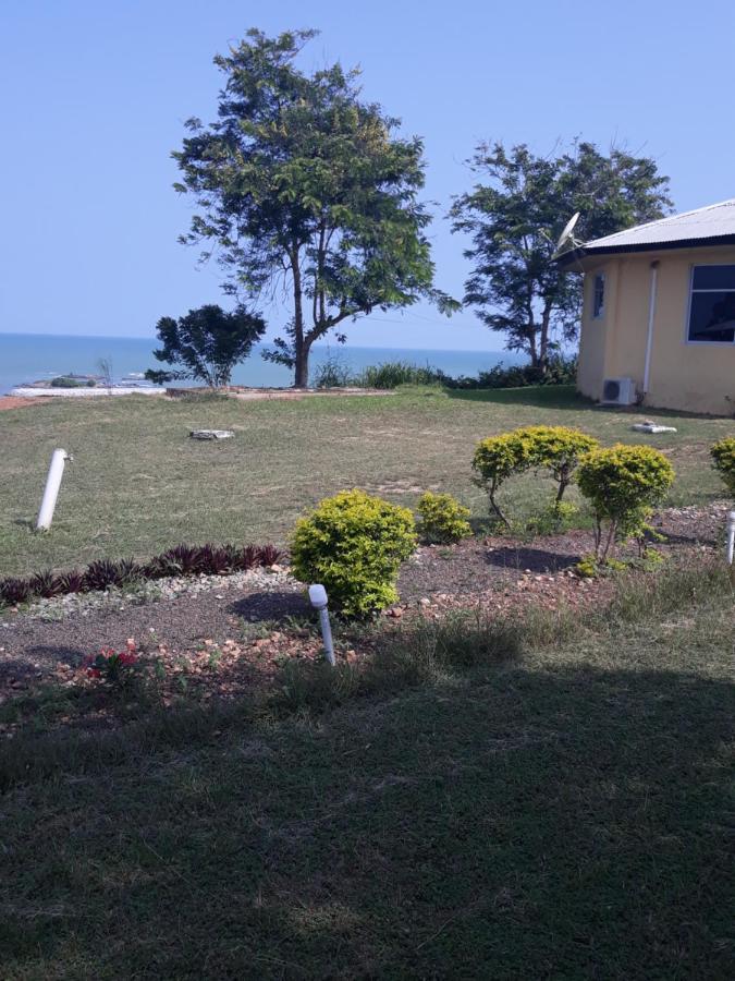 Abuesi Beach Resort Sekondi-Takoradi Bagian luar foto