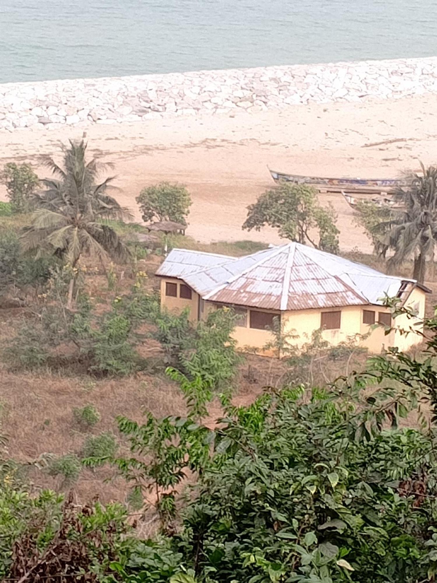 Abuesi Beach Resort Sekondi-Takoradi Bagian luar foto