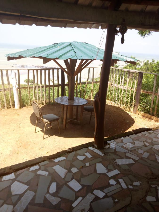 Abuesi Beach Resort Sekondi-Takoradi Bagian luar foto